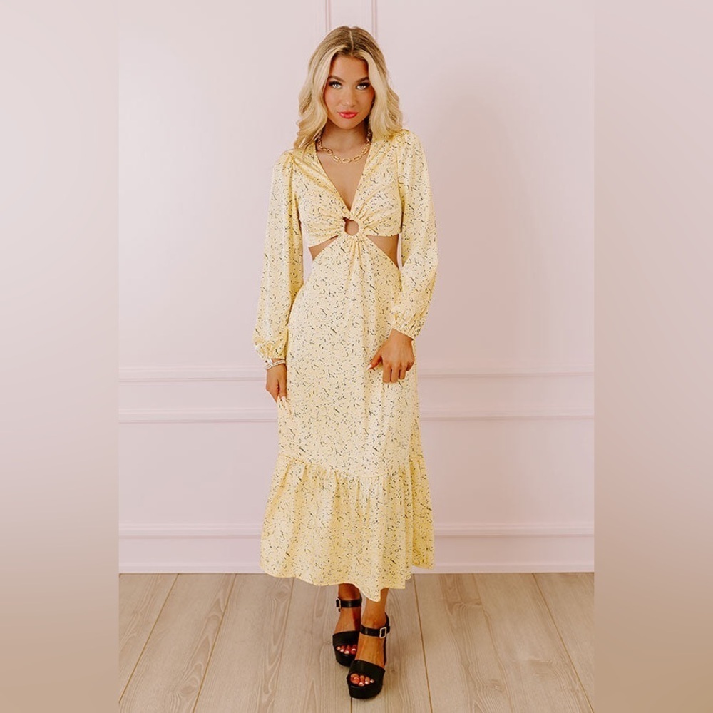 Lush Butter Yellow Silky Cut Out Midi Dress Size Small
Long Sleeve